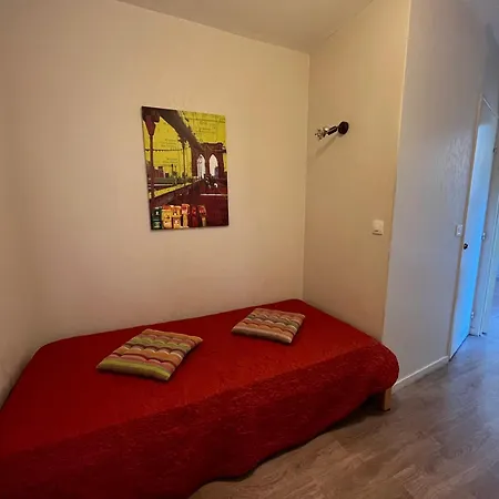 T2 Duplex A Avec Parc Privatif Arbore En Centre-ville - Fr-1-165a-38