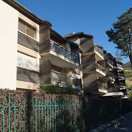 T2 Duplex A Avec Parc Privatif Arbore En Centre-ville - Fr-1-165a-38 Barcelonnette